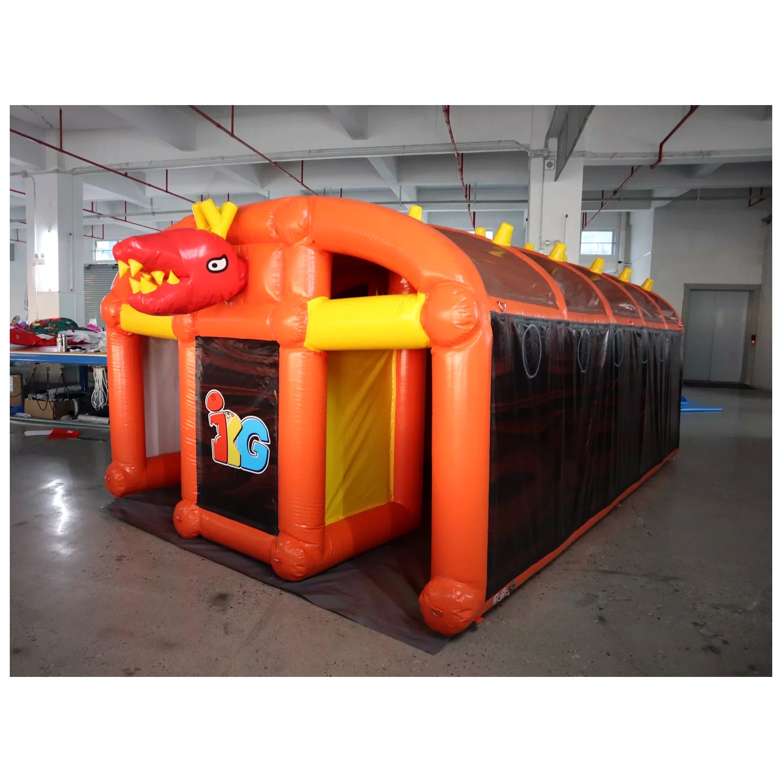 Outdoor Adventure Rentals - Büyük Turuncu Şişme Labirent 3X5m 10X16ft